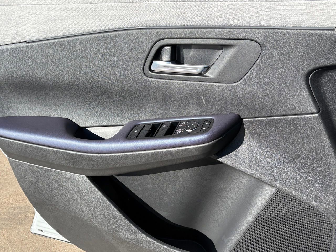 New 2026 Nissan Leaf SV+ w/ Floor Mat Package (SV+) image 17