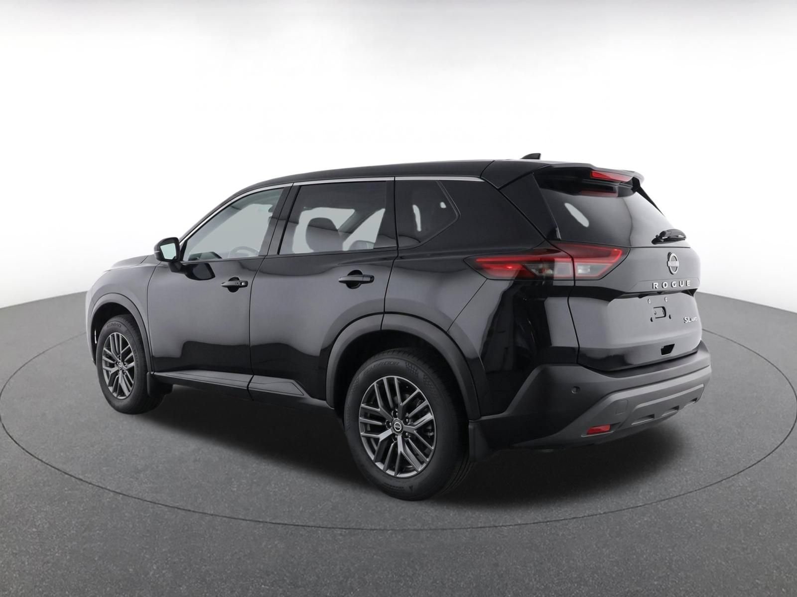 Used 2026 Nissan Rogue SV AWD/4WD image 6