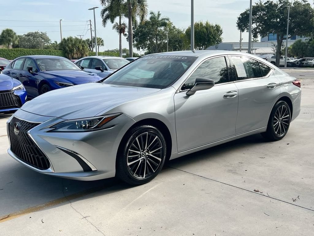 Certified 2024 Lexus ES 250 w/ Premium Package AWD/4WD image 3