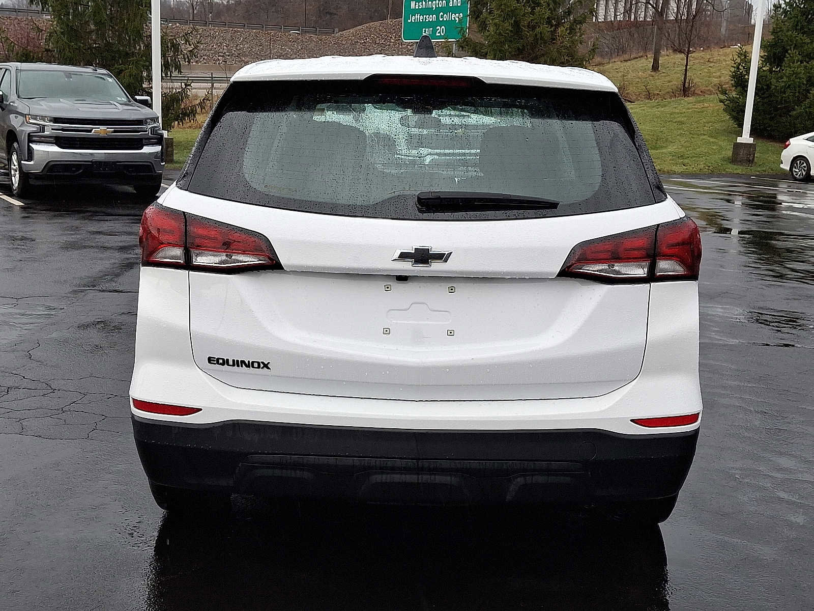 Used 2023 Chevrolet Equinox LS w/ Sport Edition image 5