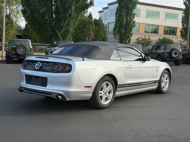 Used 2013 Ford Mustang Convertible RWD image 3