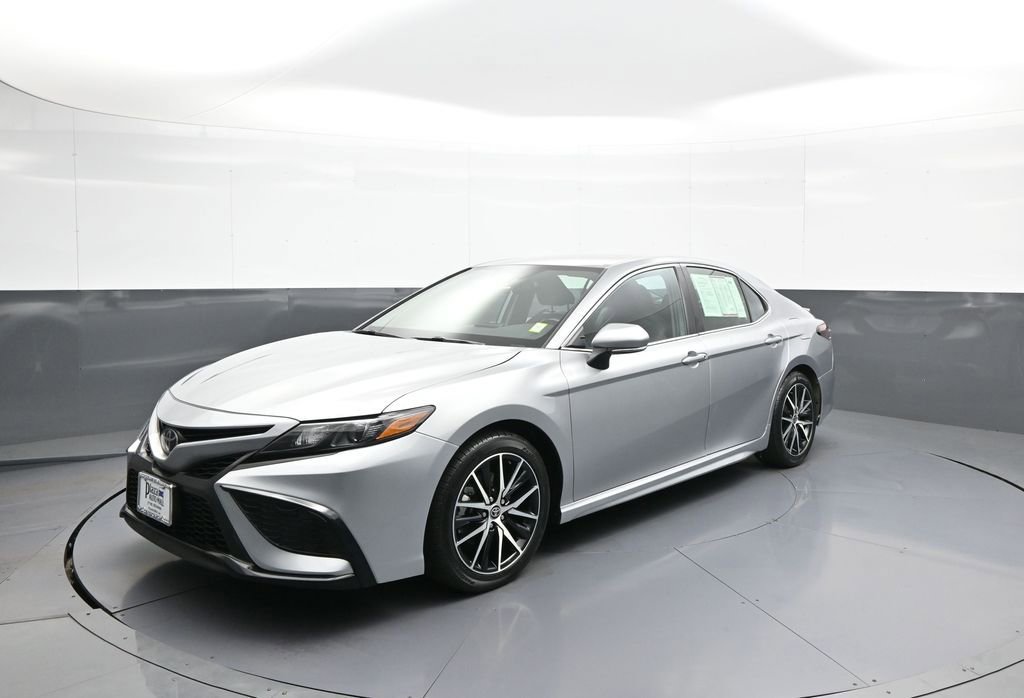 Certified 2023 Toyota Camry SE w/ Cold Weather Package AWD/4WD image 10