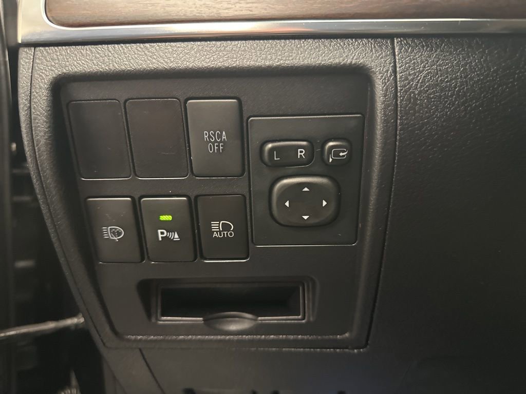Used 2016 Toyota Land Cruiser AWD/4WD image 29