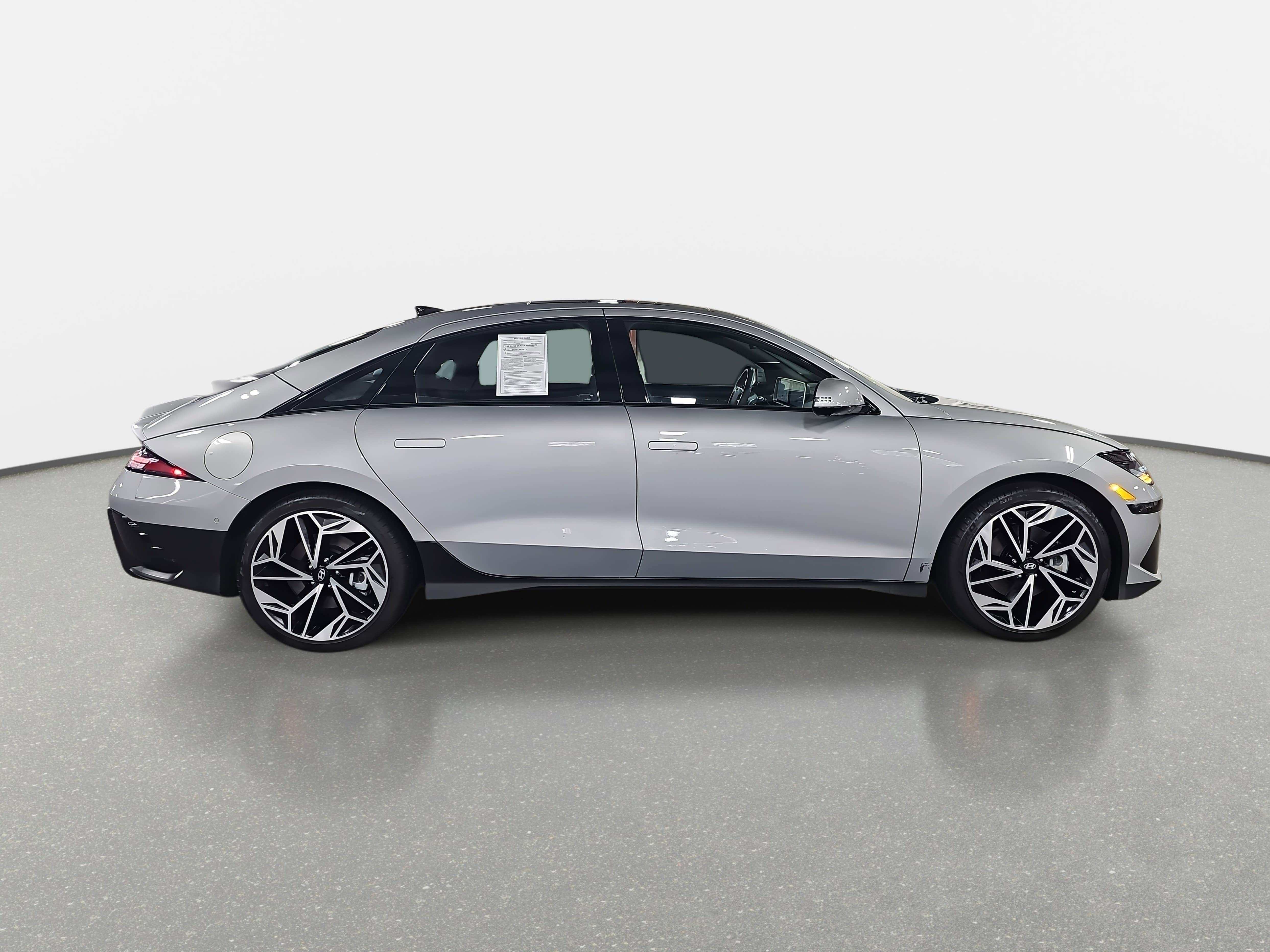 Used 2024 Hyundai Ioniq 6 Limited image 4