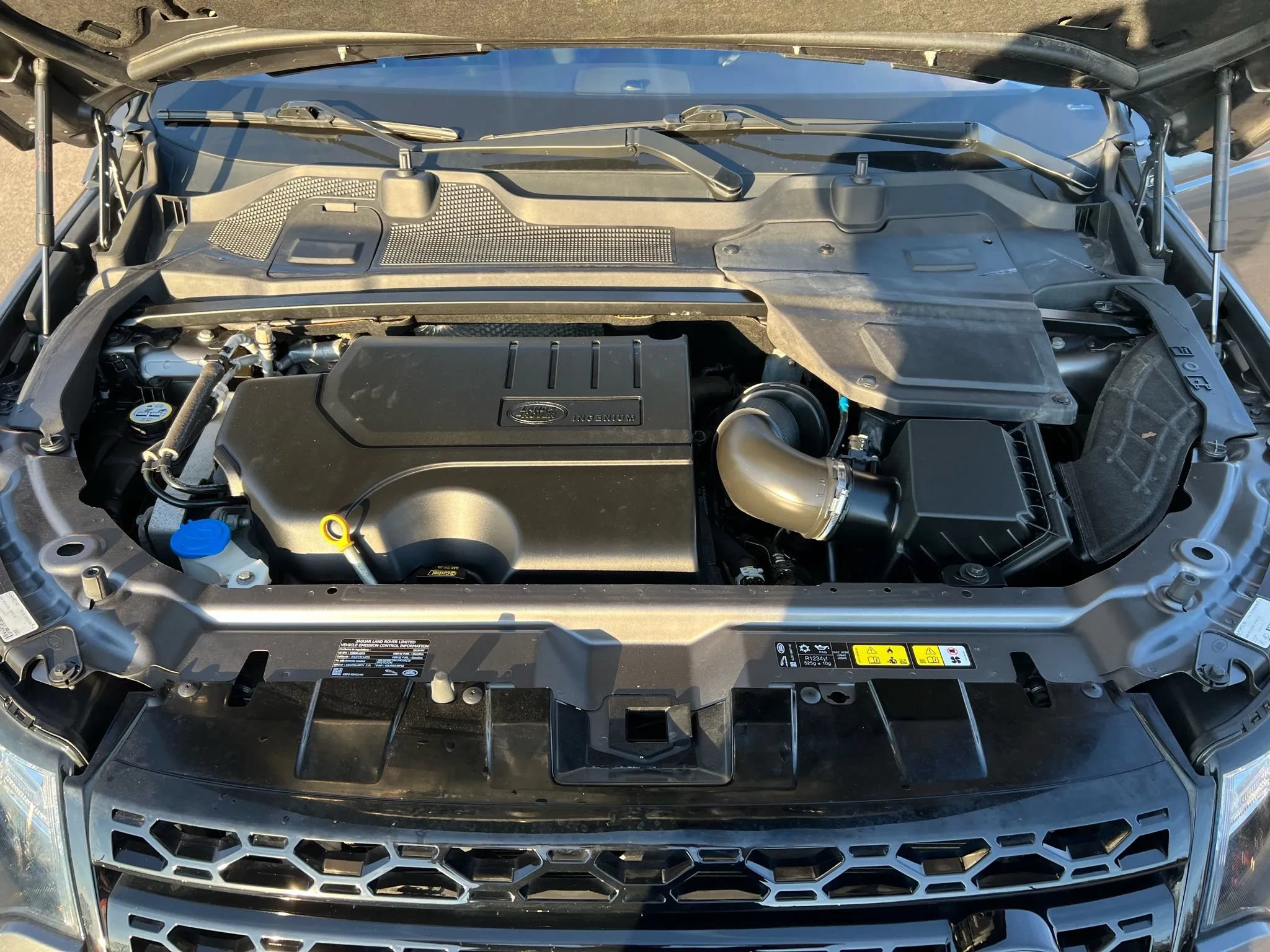Used 2019 Land Rover Discovery Sport SE AWD/4WD image 29