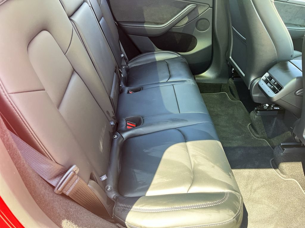 Used 2024 Tesla Model Y AWD image 27