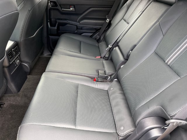 Used 2025 Toyota 4Runner Limited w/ Tow Technology Package AWD/4WD image 25