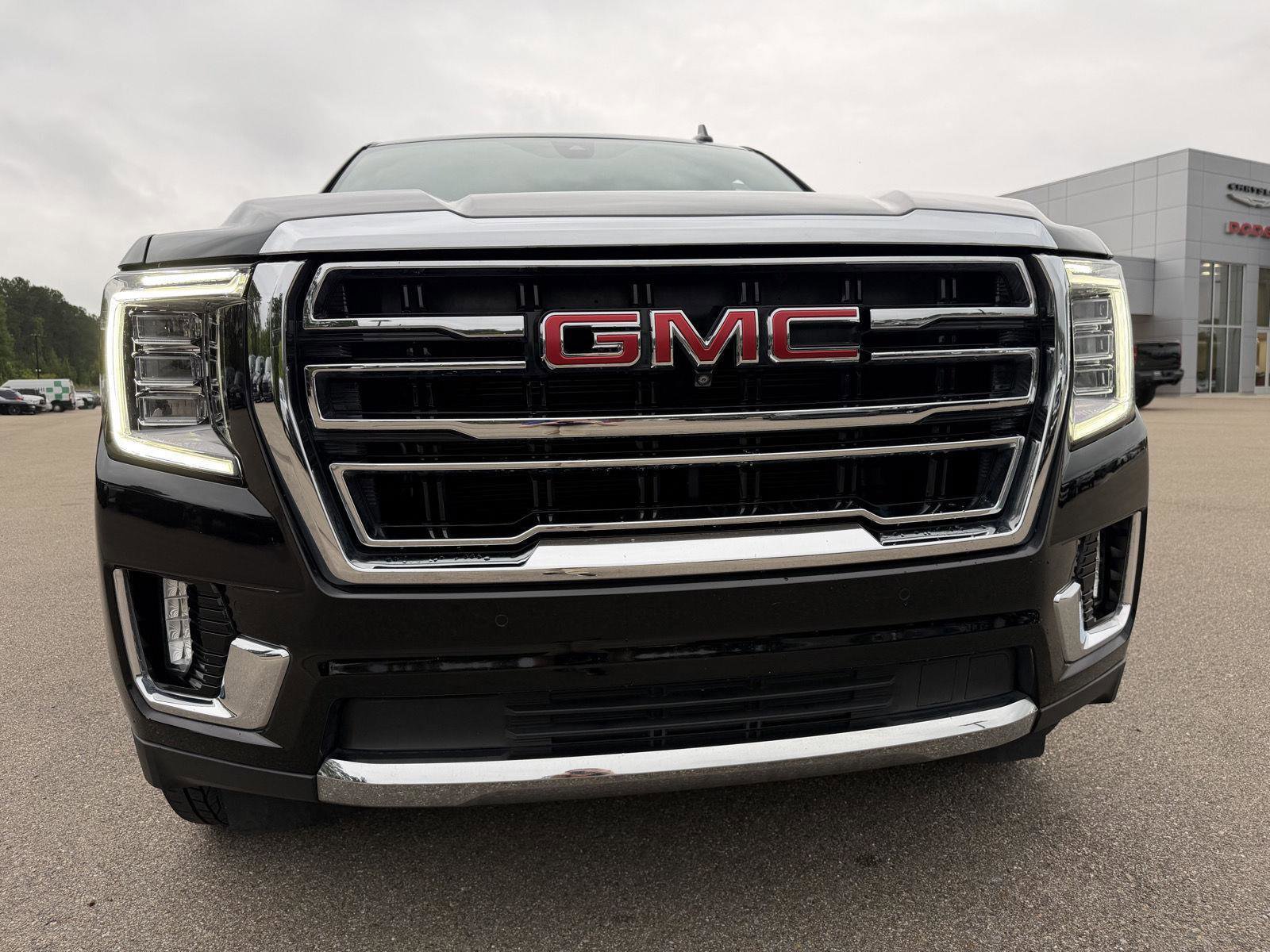 Used 2022 GMC Yukon SLT w/ SLT Luxury Package RWD image 24