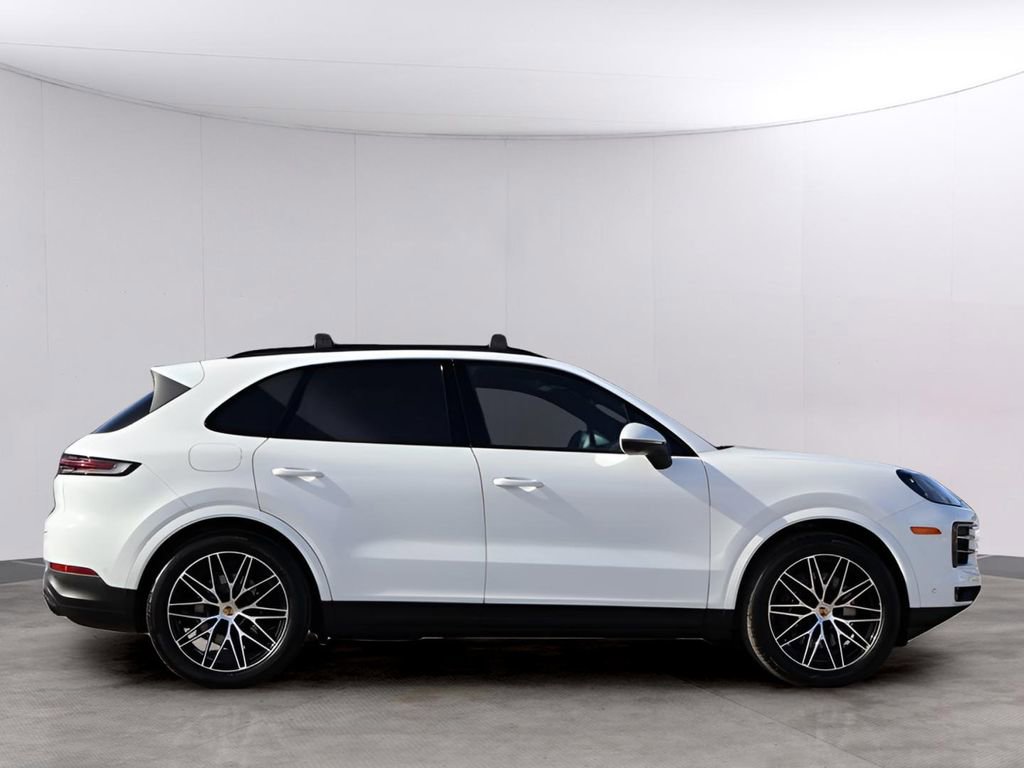 Certified 2025 Porsche Cayenne AWD/4WD image 9