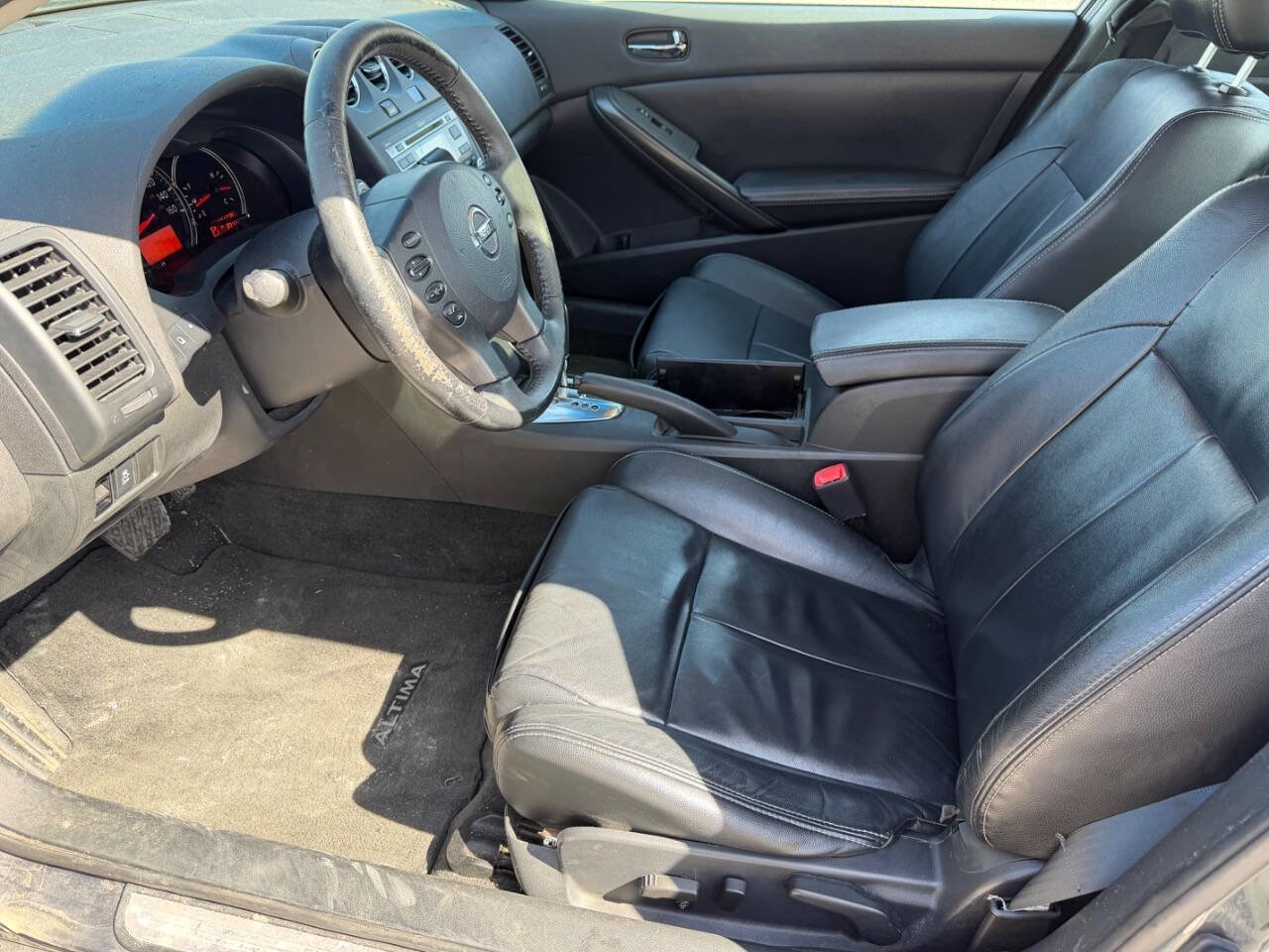 Used 2011 Nissan Altima 3.5 SR w/ 3.5SR Premium Pkg image 14