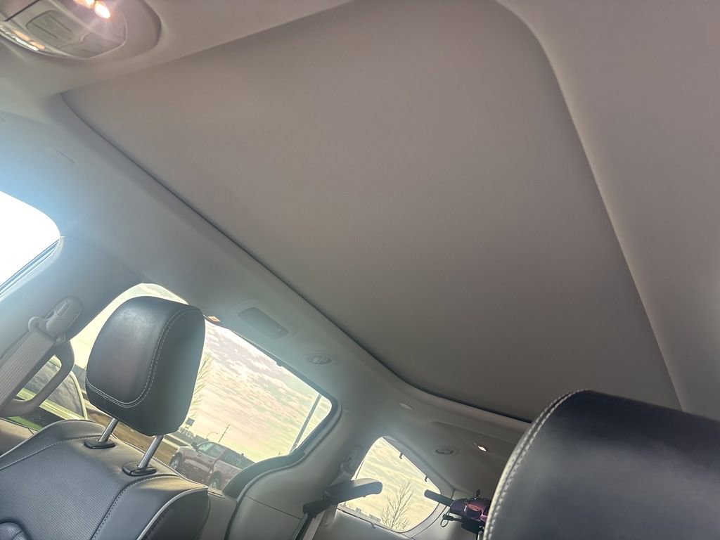 Used 2024 Chrysler Pacifica Limited image 11