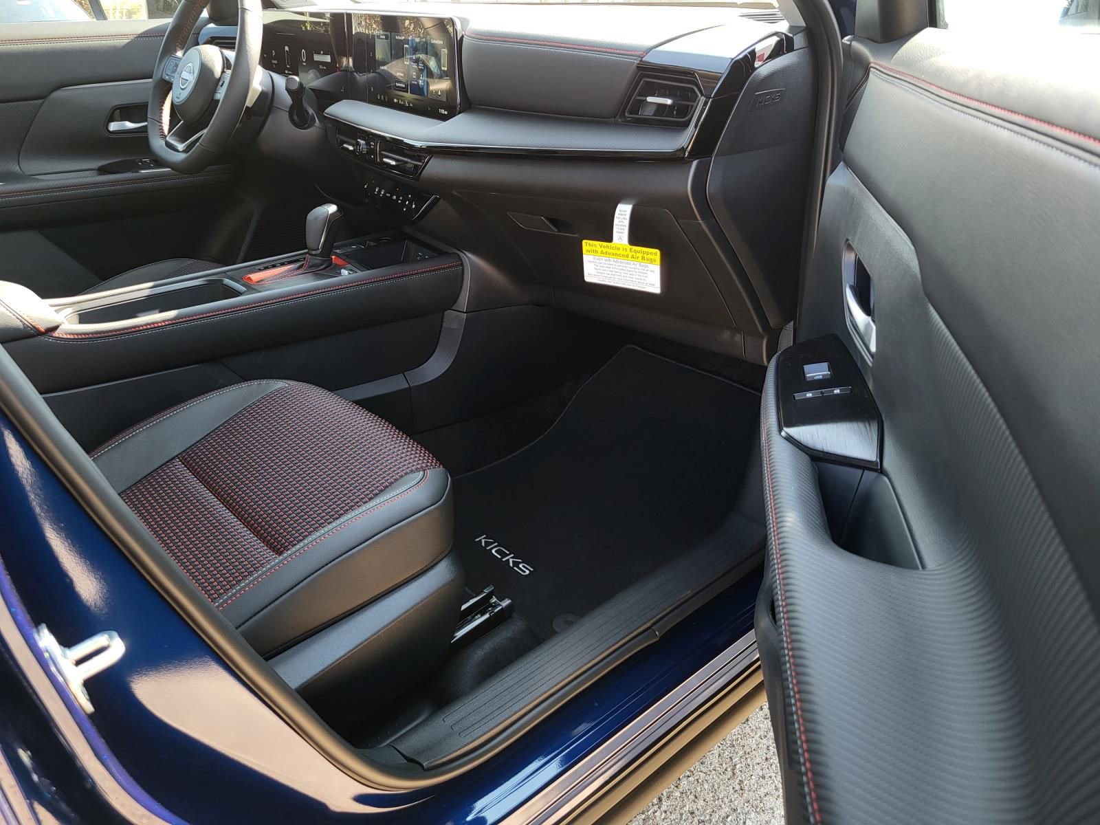 New 2026 Nissan Kicks SR w/ SR Premium Package FWD image 13