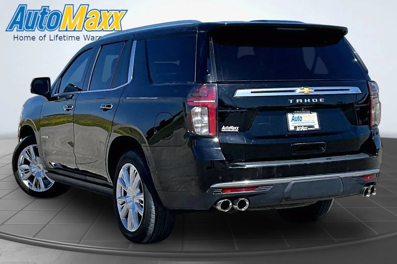Used 2023 Chevrolet Tahoe High Country AWD/4WD image 4