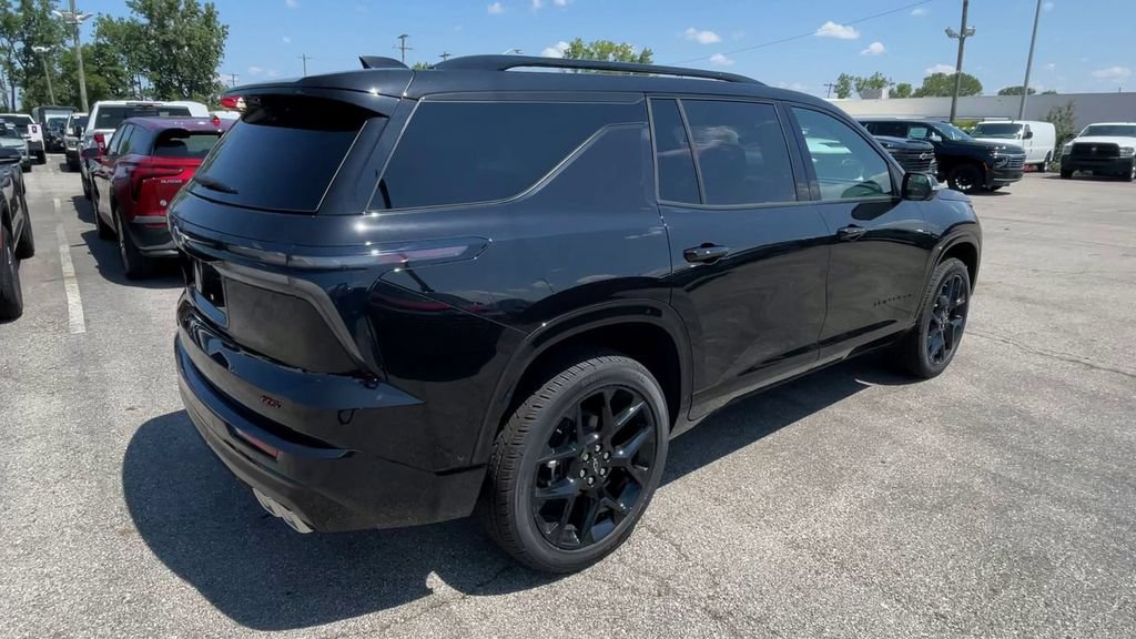 New 2026 Chevrolet Traverse RS w/ LPO, Floor Liner Package AWD/4WD image 2