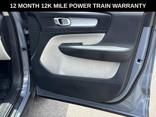 Used 2020 Volvo XC40 T5 Momentum w/ Protection Package Premier AWD/4WD image 8