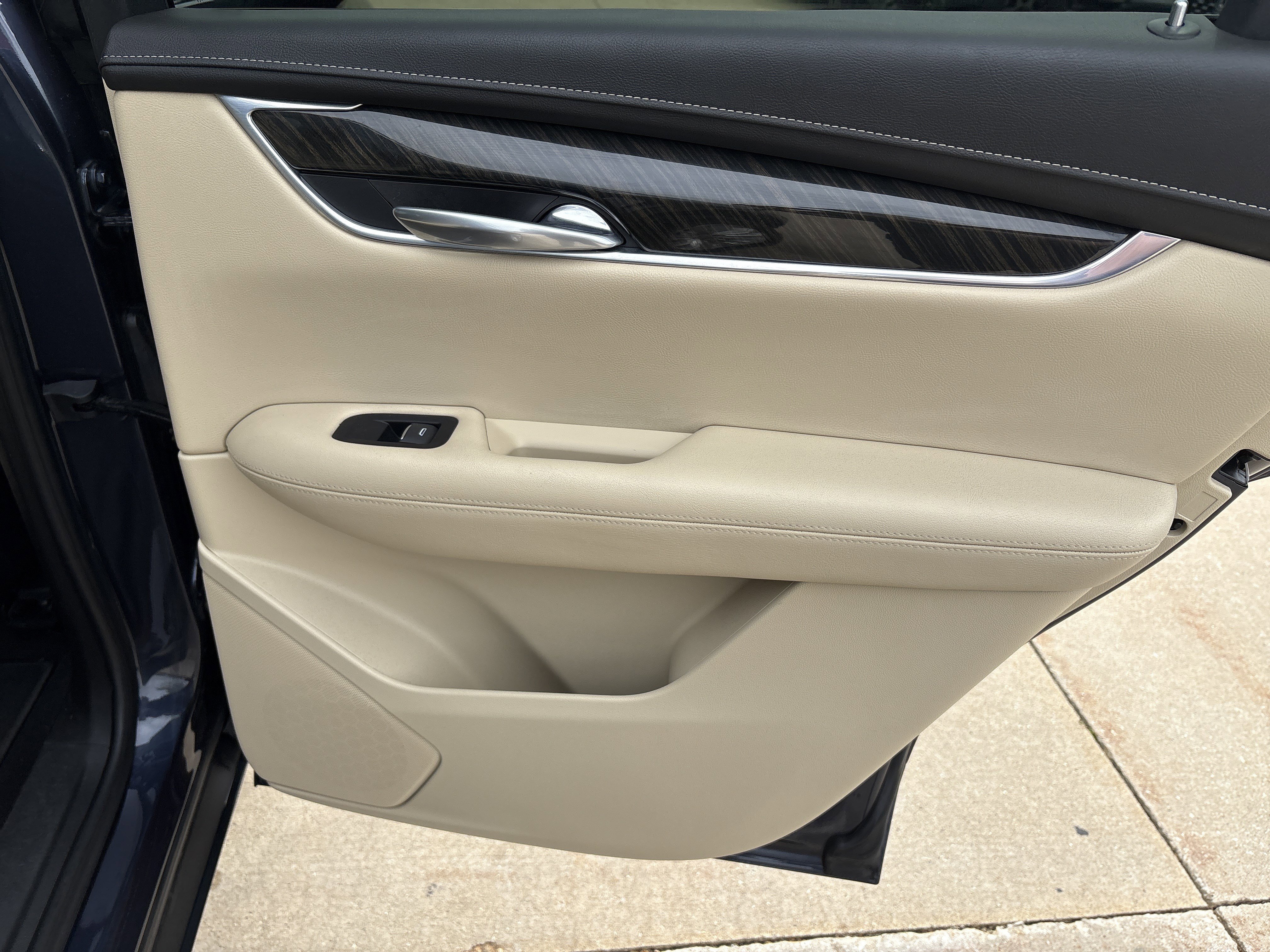 Used 2018 Cadillac XT5 AWD image 15