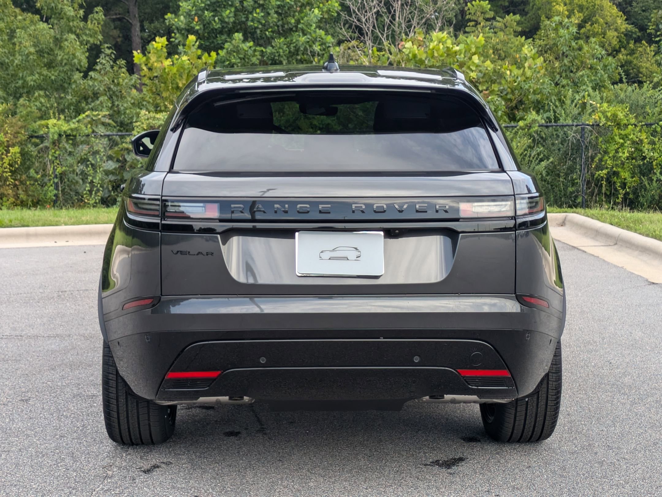 New 2026 Land Rover Range Rover Velar Dynamic SE image 6