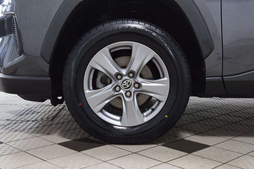 Used 2022 Toyota RAV4 XLE FWD image 24