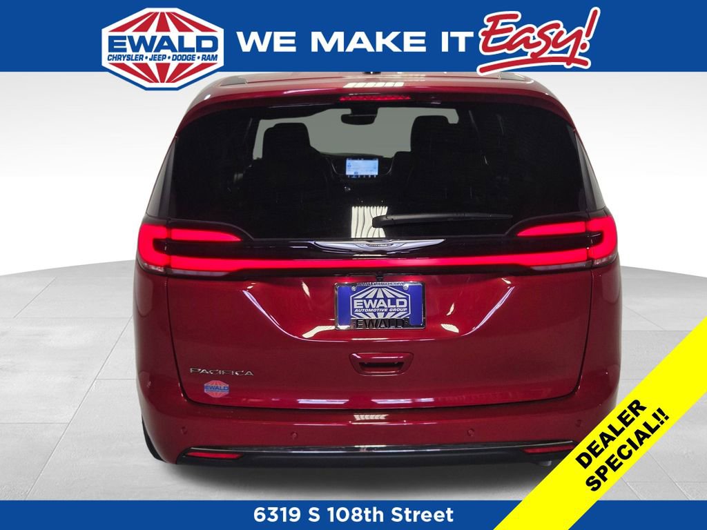 New 2026 Chrysler Pacifica Select FWD image 16