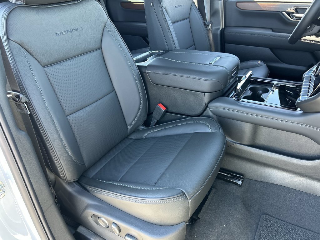 New 2027 GMC Yukon Denali w/ Sun & Power Step Package AWD/4WD image 29
