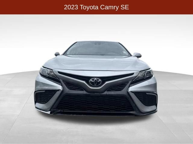 Used 2023 Toyota Camry SE FWD image 2