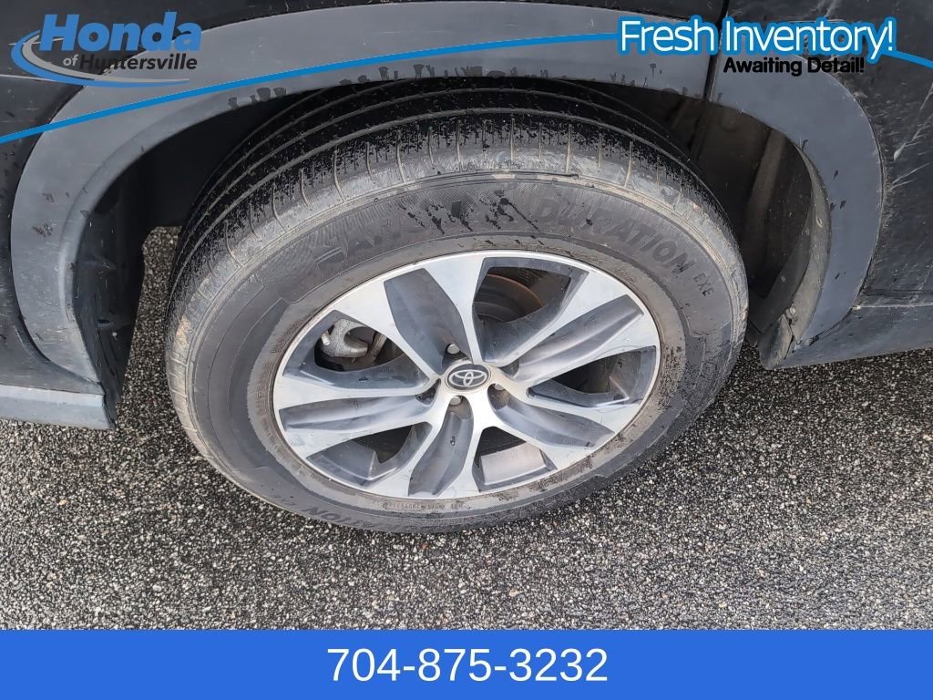 Used 2023 Toyota Highlander XLE image 9