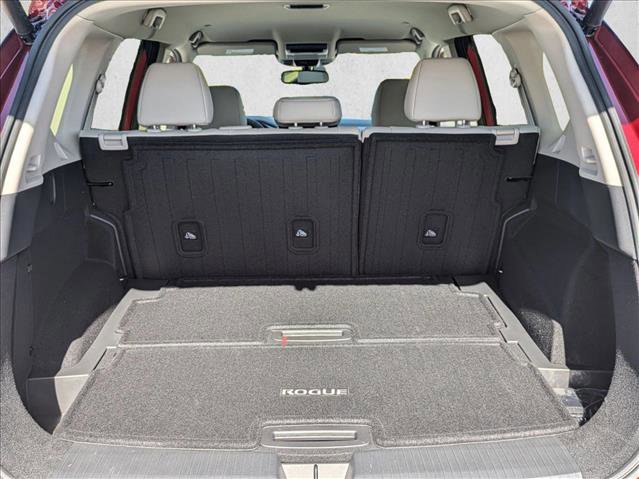 Used 2025 Nissan Rogue SL image 6