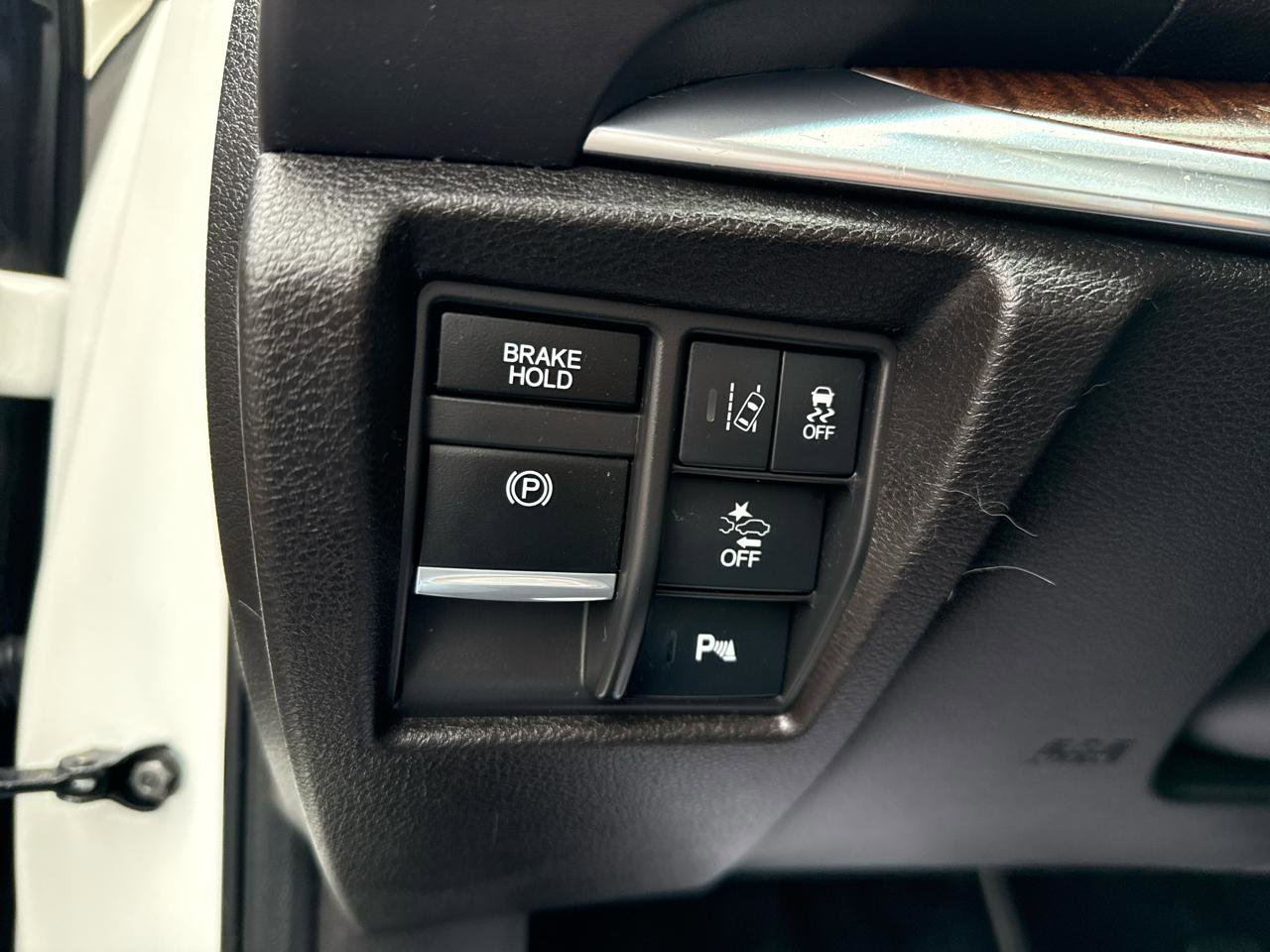 Used 2017 Acura MDX SH-AWD w/ Technology Package image 18