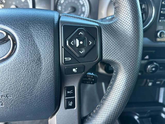 Used 2020 Toyota Tacoma TRD Off-Road AWD/4WD image 18