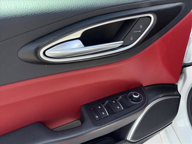 Used 2018 Alfa Romeo Giulia AWD image 12