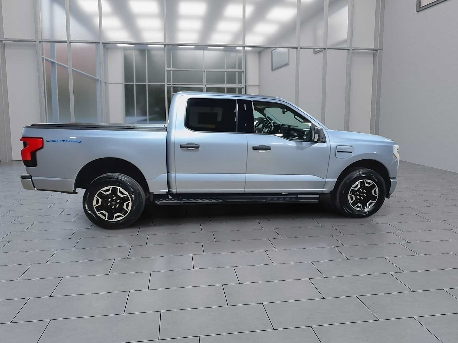 Used 2022 Ford F150 Lightning XLT AWD/4WD image 9