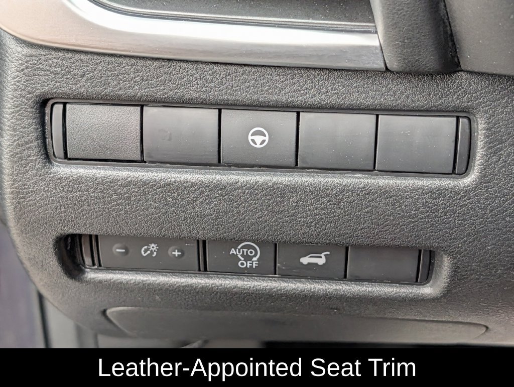 Used 2026 Nissan Rogue SL FWD image 23