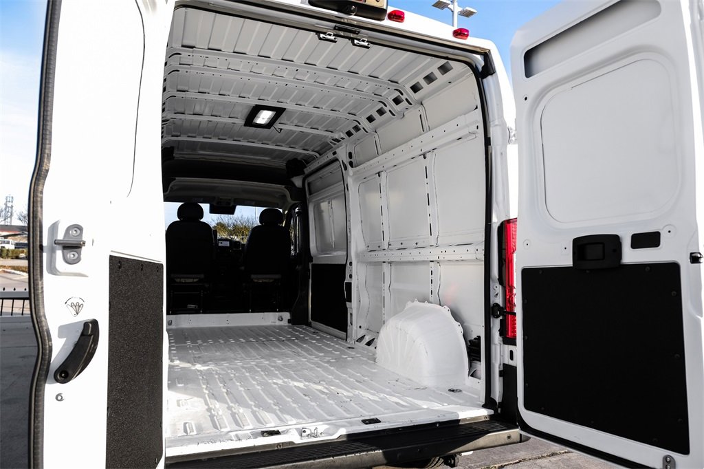 Used 2024 RAM ProMaster 2500 w/ Quick Order Package 22G SLT image 45