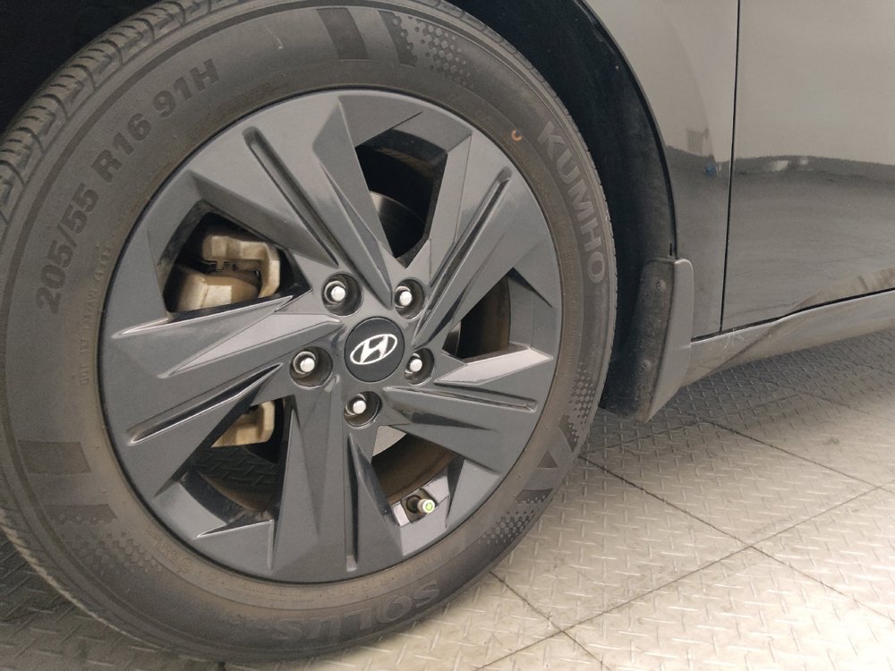 Used 2023 Hyundai Elantra SEL FWD image 31