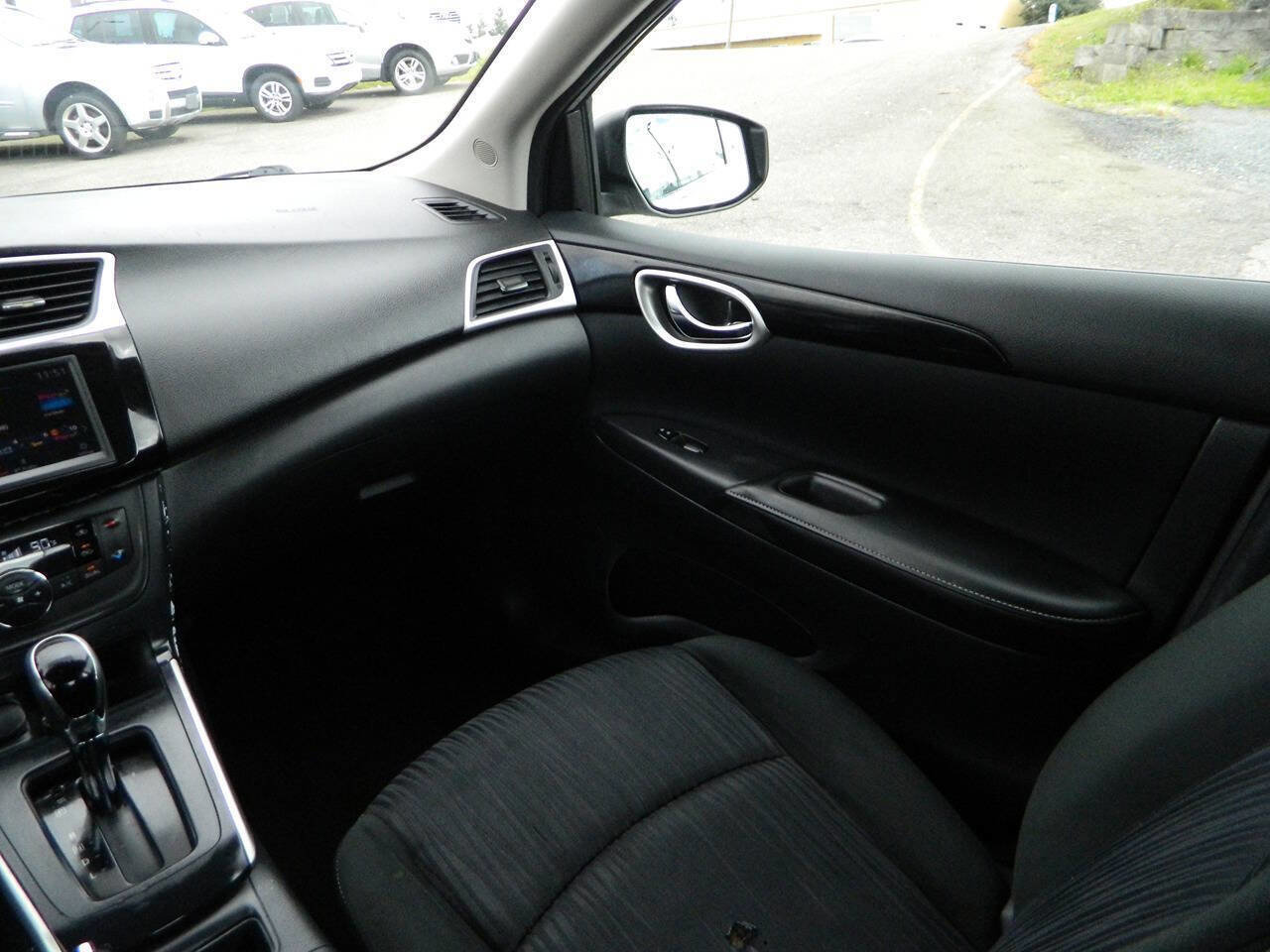 Used 2019 Nissan Sentra SV FWD image 17