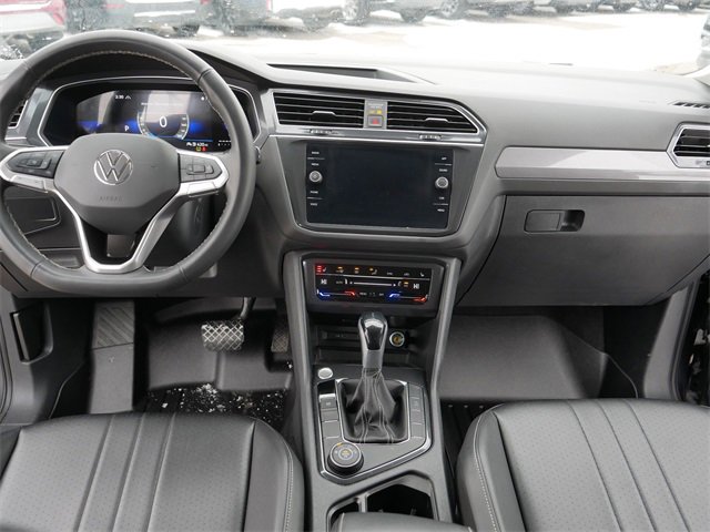 Certified 2024 Volkswagen Tiguan SE image 21