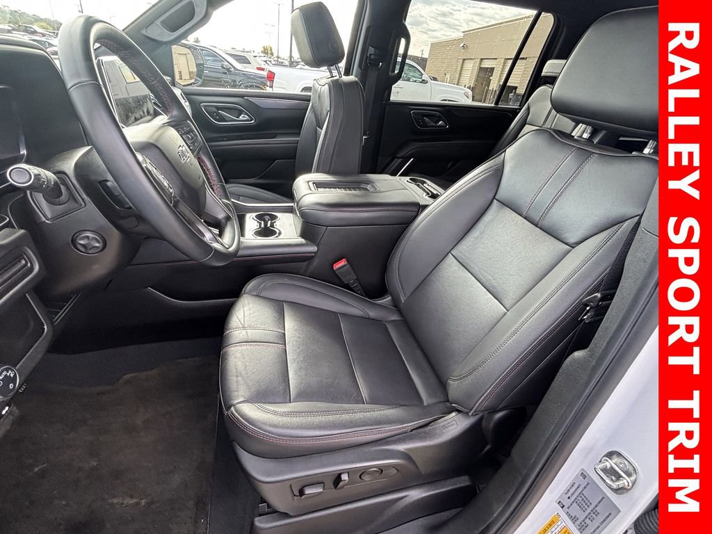Used 2023 Chevrolet Suburban RST w/ Luxury Package image 22