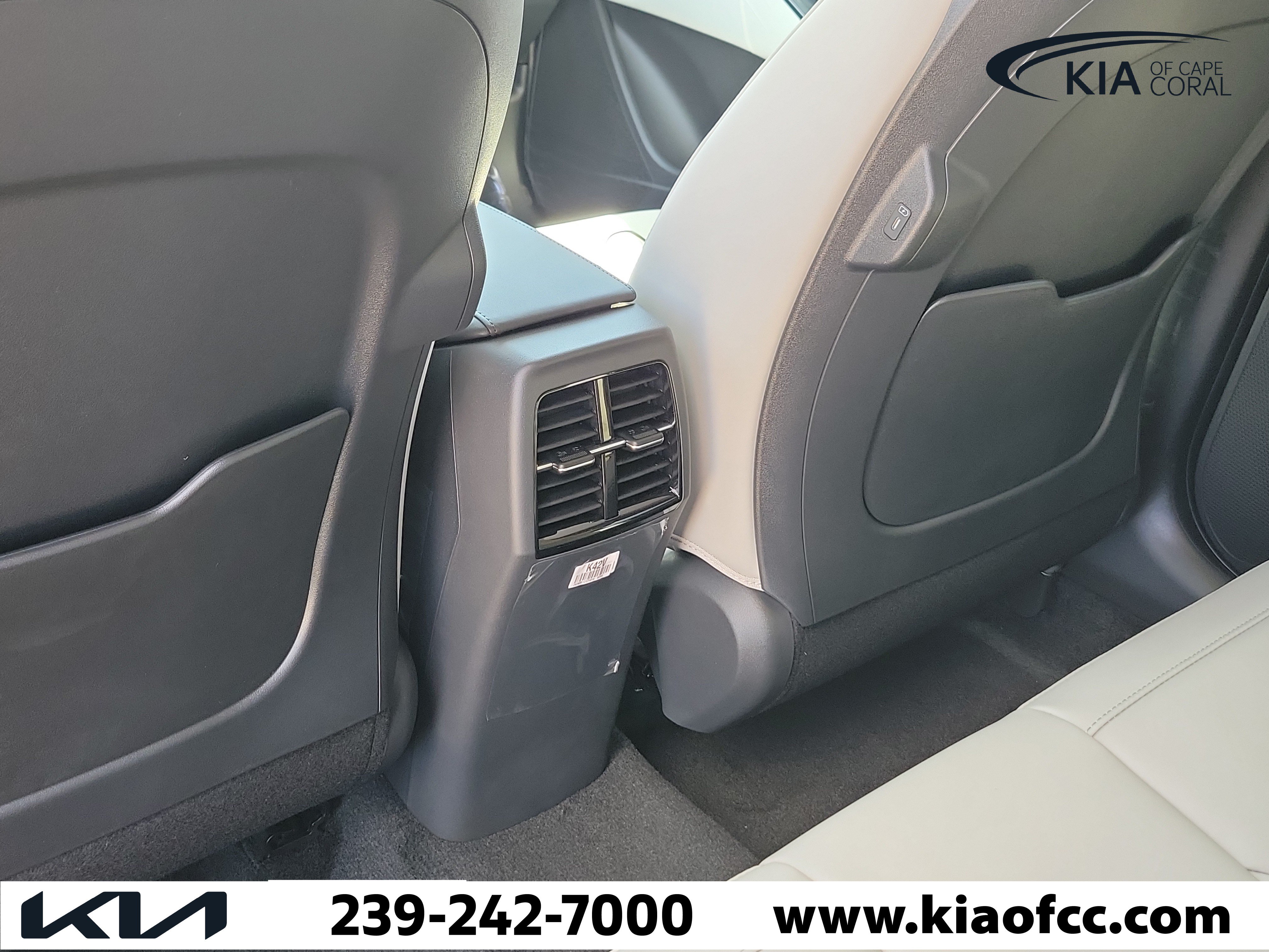 New 2026 Kia Niro EX FWD image 13