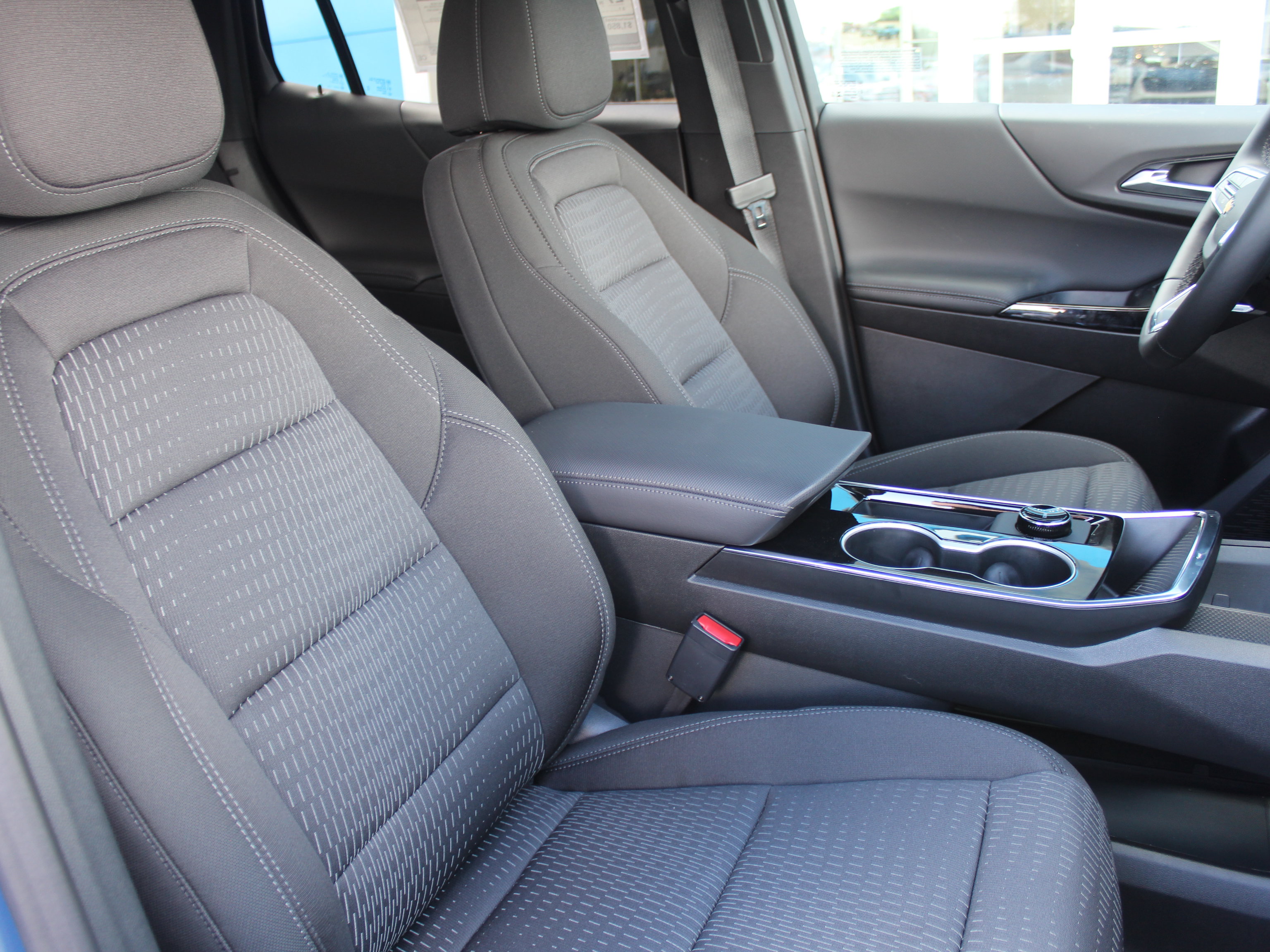 New 2026 Chevrolet Equinox LT w/ Safety and Technology Package FWD image 15
