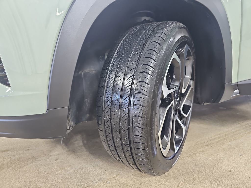 Certified 2024 Chevrolet Trax RS w/ Driver Confidence Package image 37