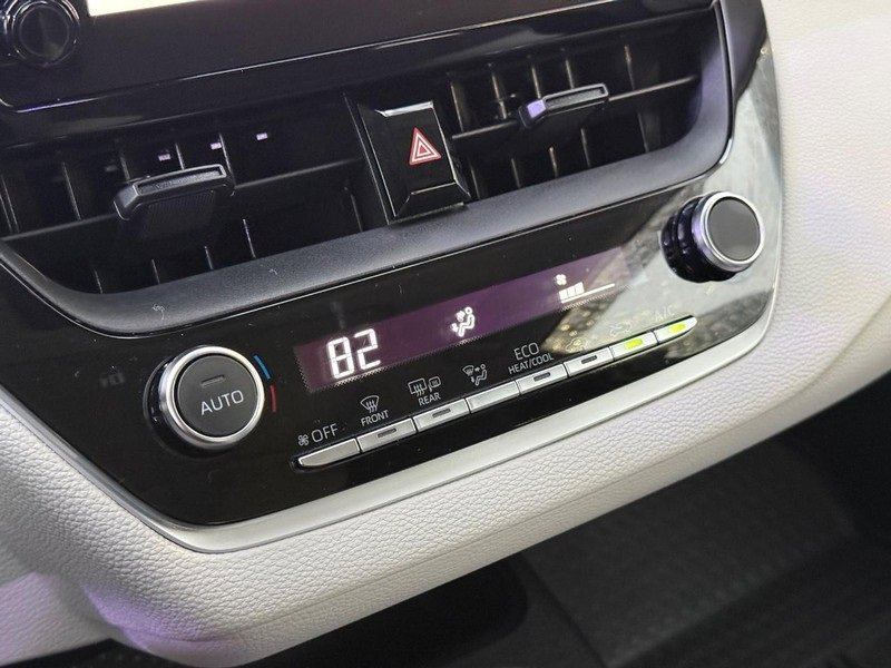 Used 2023 Toyota Corolla LE w/ LE Premium Package image 27
