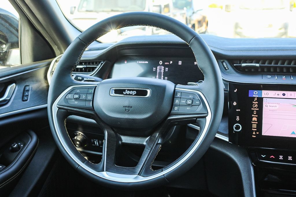 New 2026 Jeep Grand Cherokee Limited AWD/4WD image 16