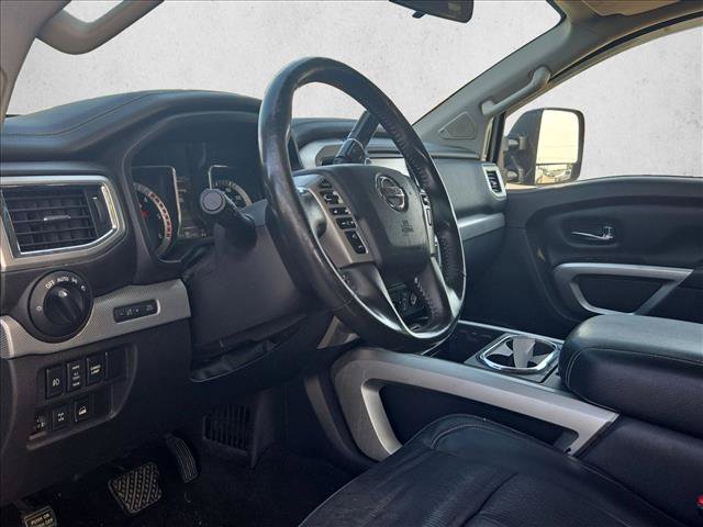 Used 2016 Nissan Titan PRO-4X AWD/4WD image 7