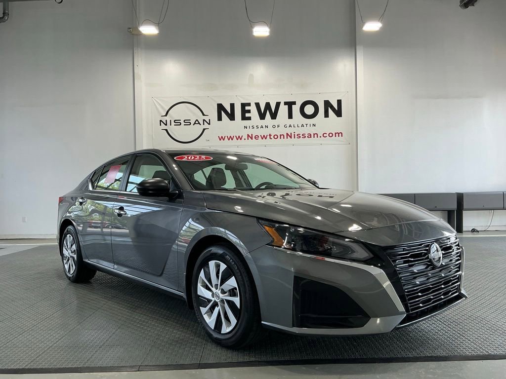 Used 2025 Nissan Altima 2.5 S FWD image 25