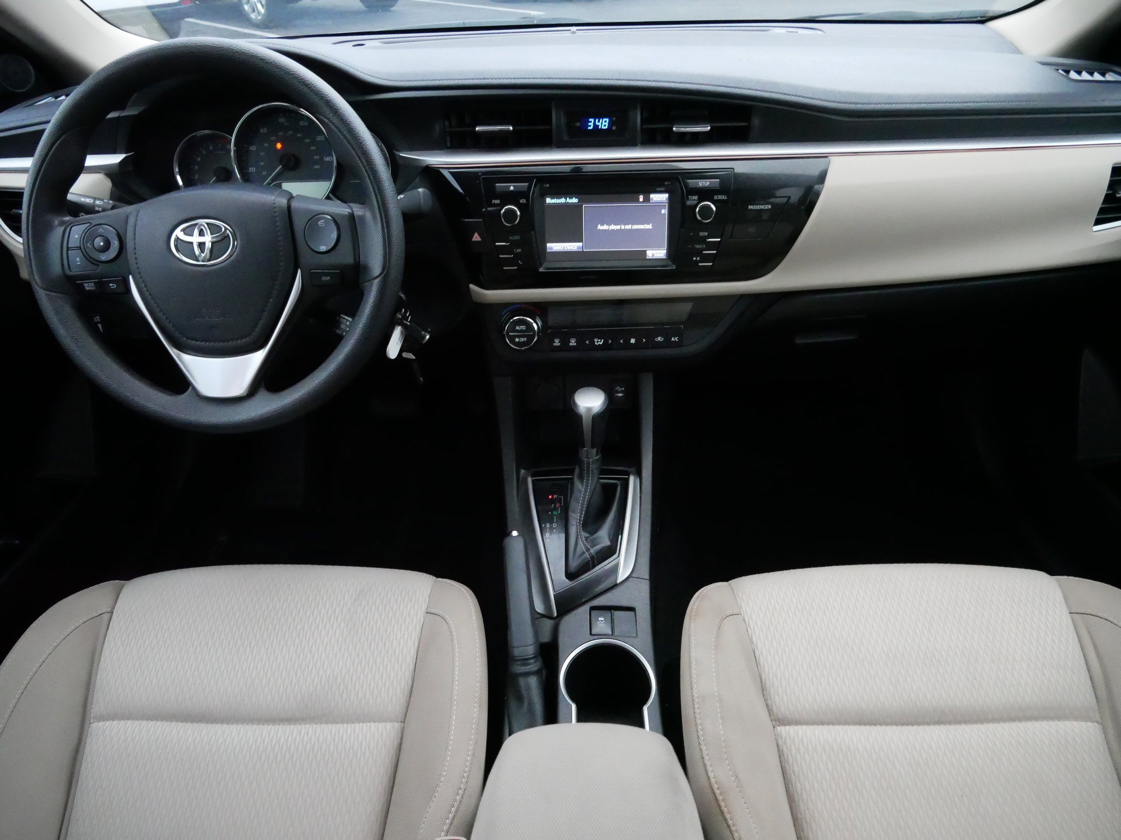 Used 2014 Toyota Corolla LE image 10