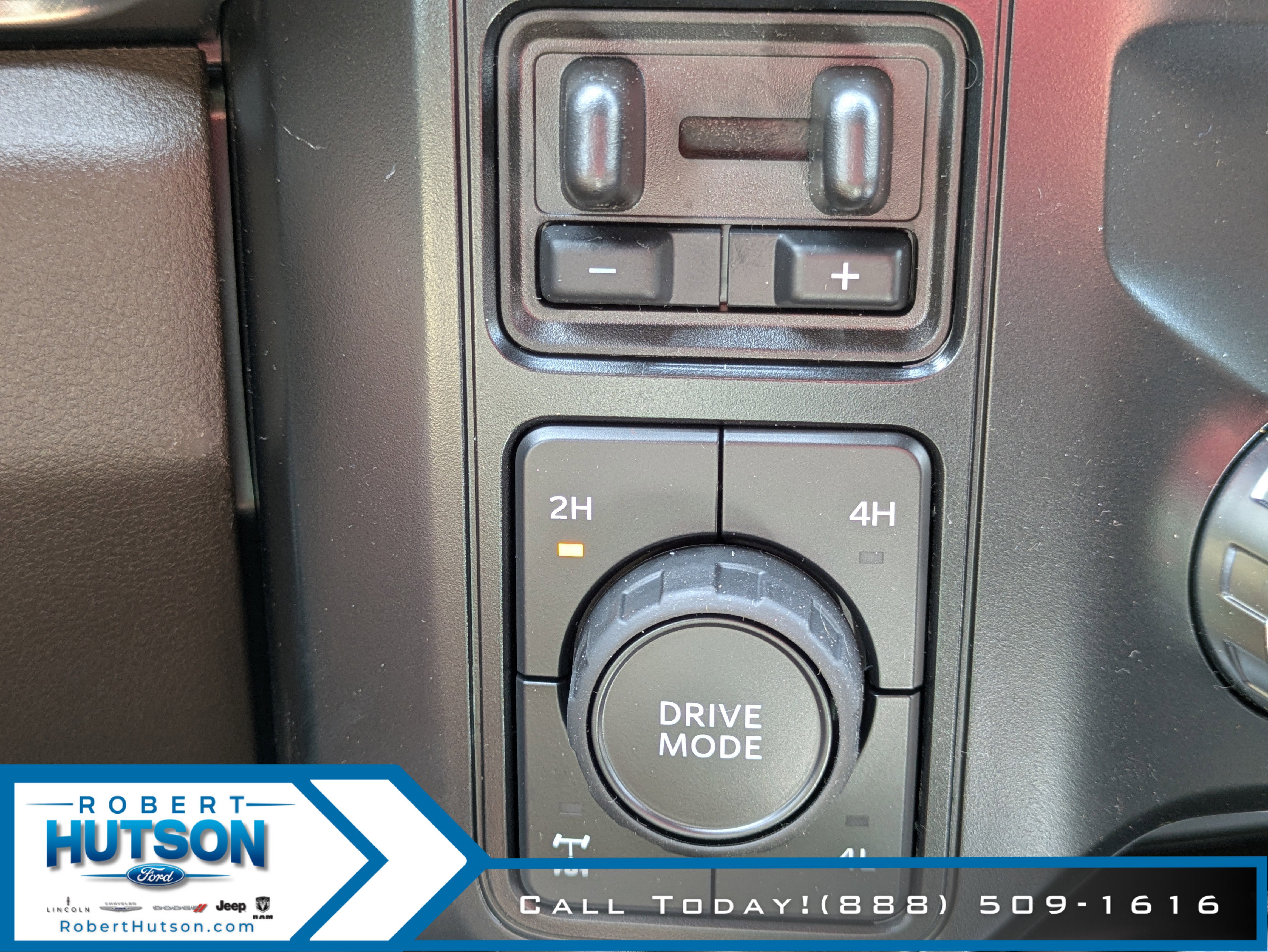 New 2025 Ford F350 King Ranch w/ Chrome Package image 25