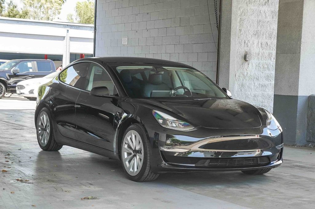 Used 2022 Tesla Model 3 Long Range AWD/4WD image 3