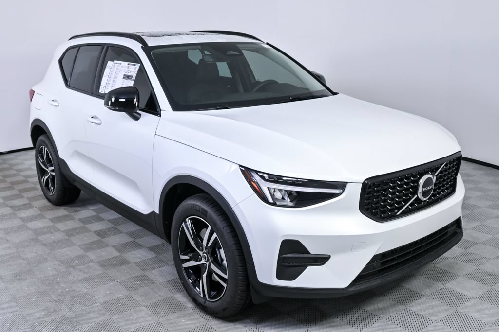 New 2026 Volvo XC40 B5 Core AWD/4WD image 25