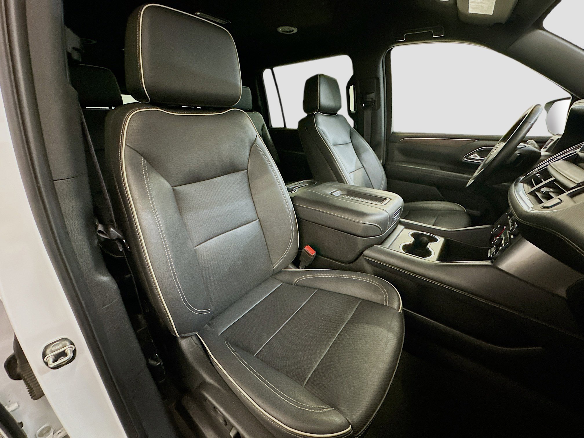 Used 2023 Chevrolet Suburban Premier image 34