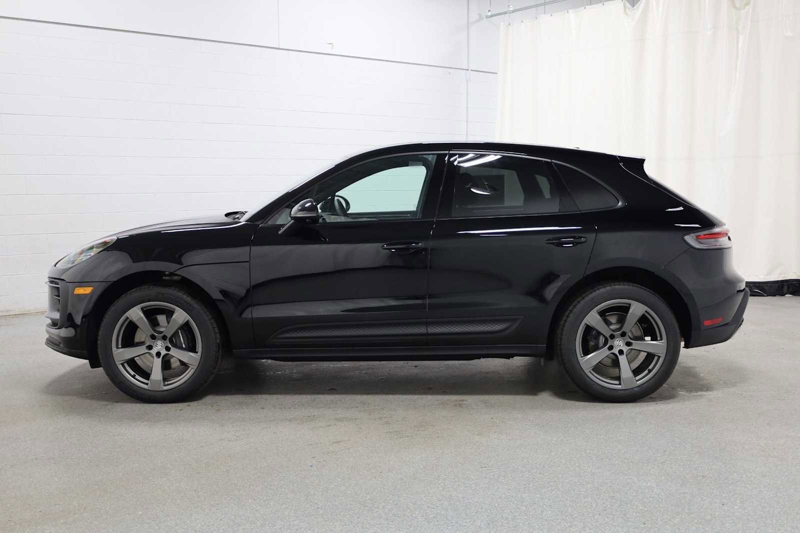 New 2026 Porsche Macan image 2